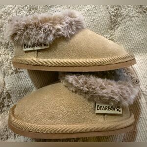 BearPaw Kids' Fluffy Beige Slippers